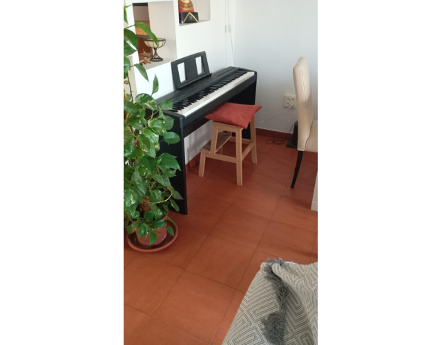 Piano digital Yamaha P-45
