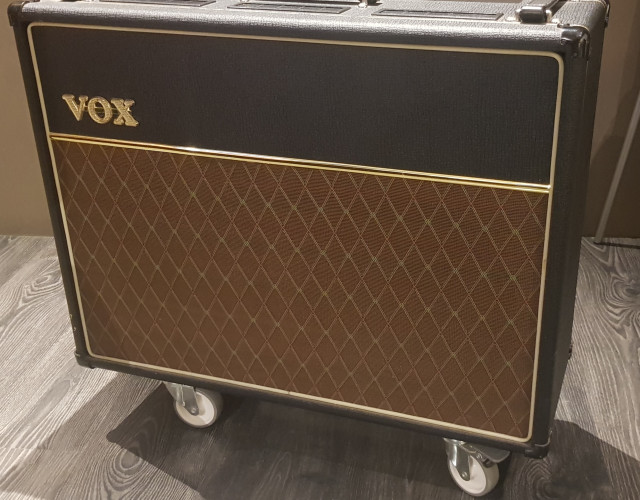 Amplificador de Guitarra VOX AC30 CC2