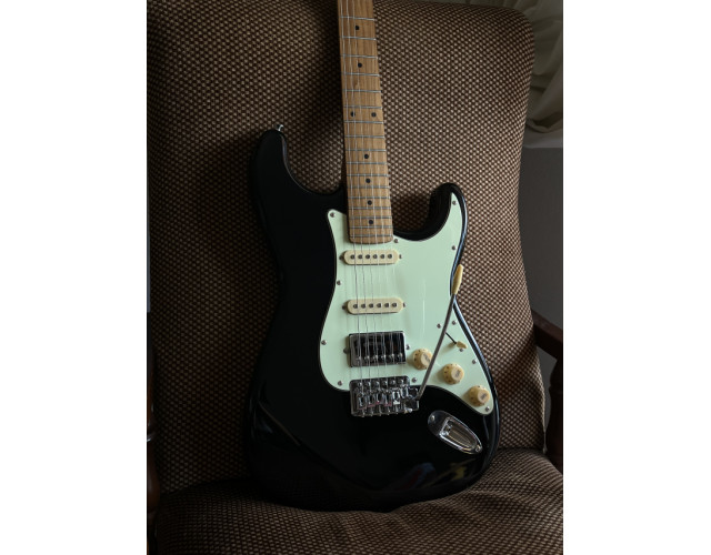 (o cambio) Stratocaster HSS Sqoe