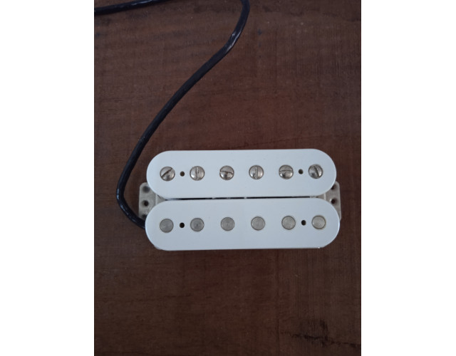 Pastilla humbucker Fender