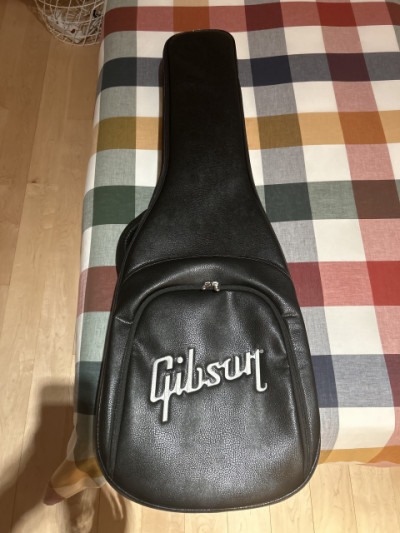 Gibson Funda SG o Les Paul.