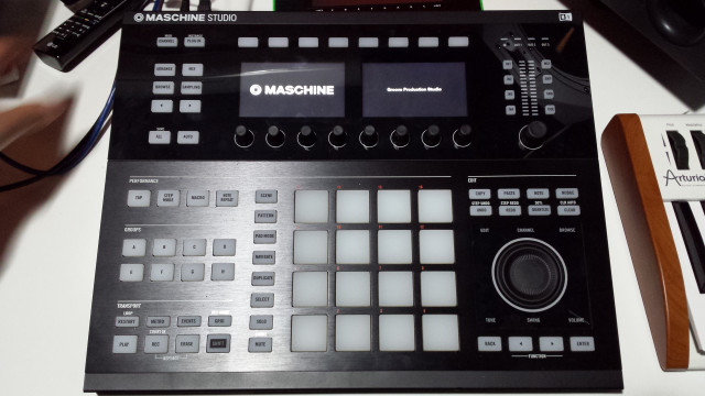 MASCHINE STUDIO BLACK