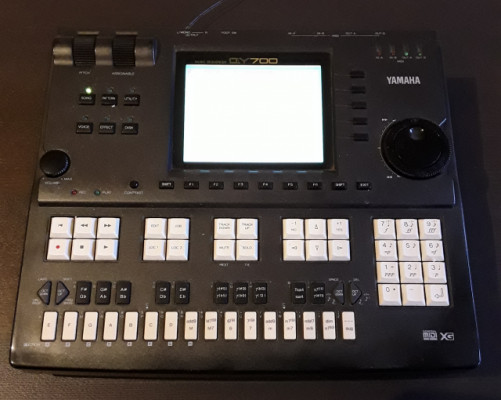 Yamaha QY700