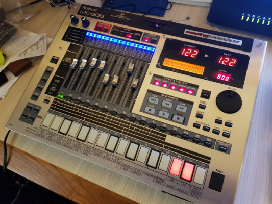 Roland MC-808 Groovebox