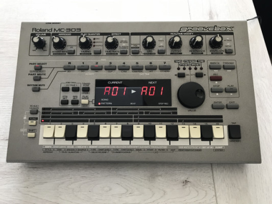 Vendo Roland MC 303