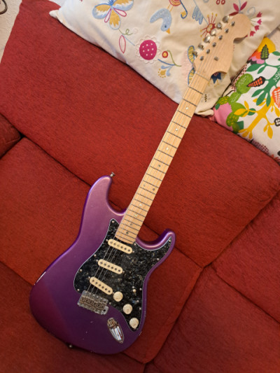 MJT / Beziers / Fender custom stratocaster (cambios varios dentro)