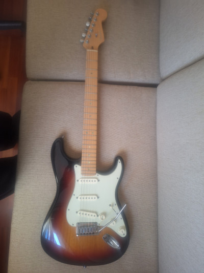 Fender stratocaster american Deluxe.