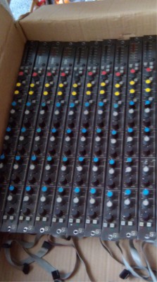 10 canales Soundcraft IV 1980 + Fuente y Chásis sidecar.