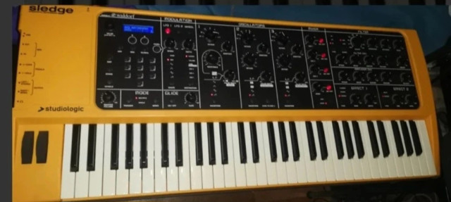 Sintetizadores  sledge + Deepmind 12