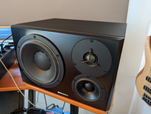 Monitor Dynaudio LYD-48