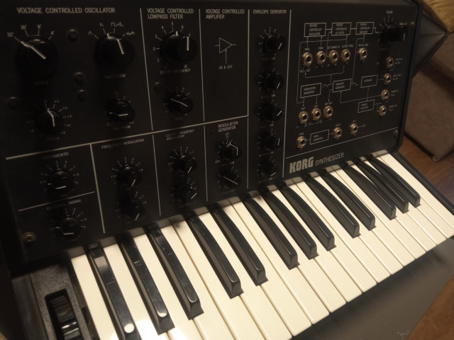 Korg MS10 synthesizer