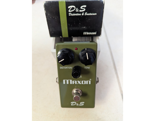 Maxon D&S Distortion & Sustainer Pedal guitarra