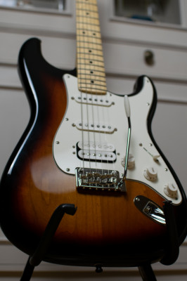 Vendo guitarra eléctrica Fender Stratocaster HSS Mexico