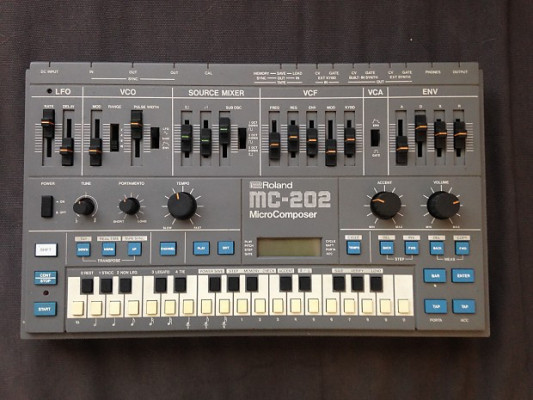 Roland MC 202