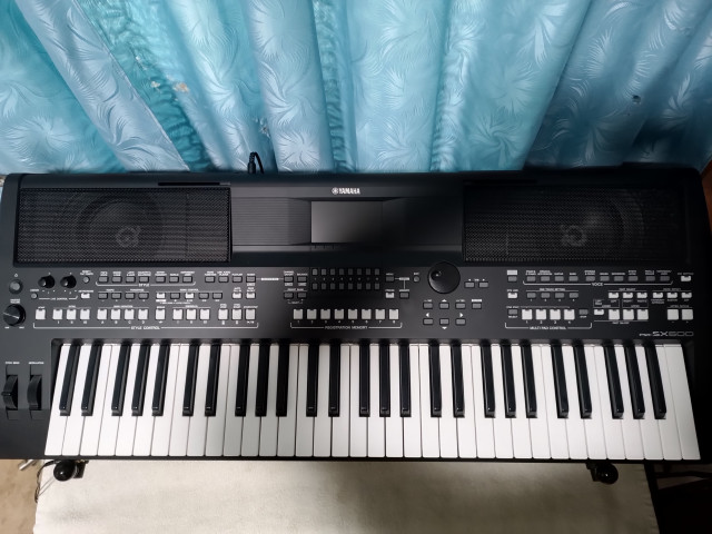 Yamaha Psr- Sx600