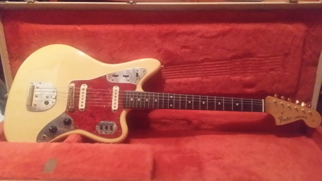 Cambio, vendo Fender Jaguar Japo 94