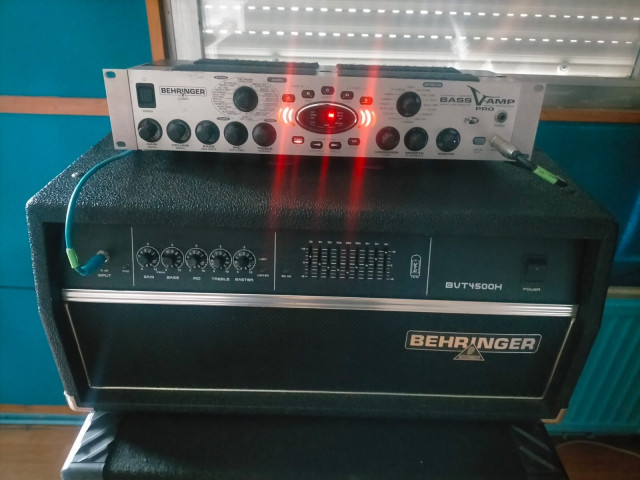 Multiefectos para bajo V-Amp PRO