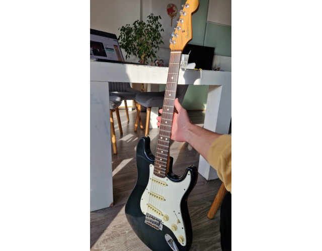 Fender Stratocaster Japón 80s