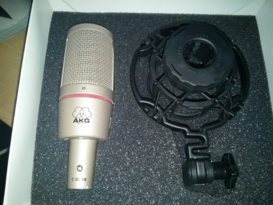 Vendo 2 Micrófonos AKG C2000B