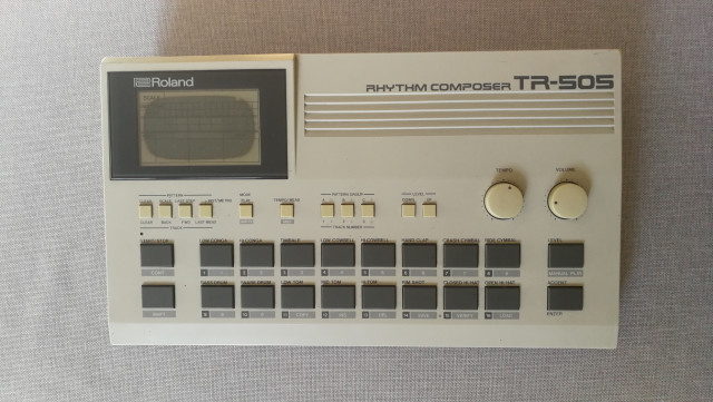 Caja de ritmos - ROLAND TR-505 - Rythm composer - vintage drum machine.