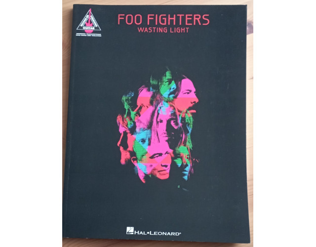 Libro guitarra "Wasting Light", Foo Fighters