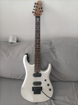 Sterling by Musicman JP160 Pearl White 500€