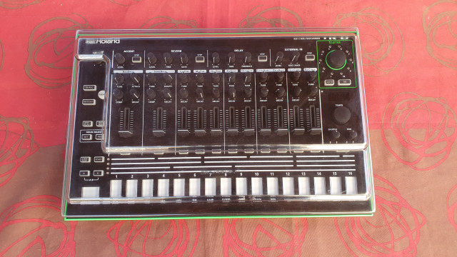 Roland TR8 Impoluto