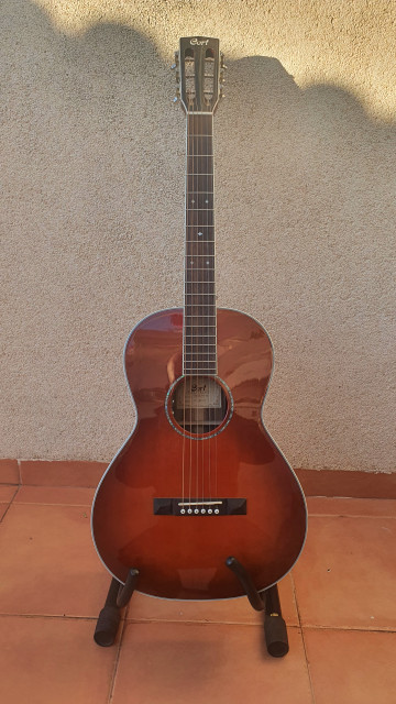 Rebaja navideña! Guitarra acústica parlor Cort L900P-PD