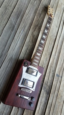 Cigar Box Guitar Tipo Gibson SG.