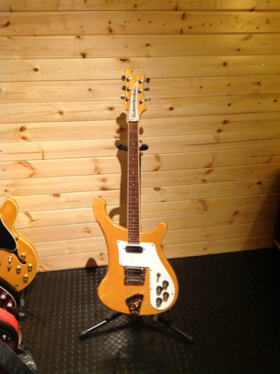 Guitarra Rickenbacker 480, año 74