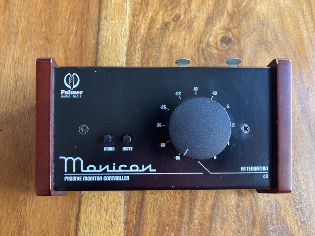 Controlador de monitores Palmer Monicon