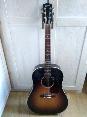 Gibson J45 standard VS