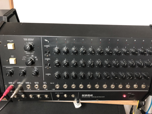Korg SQ10 + pedalMS04