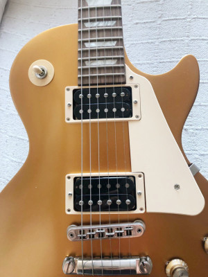 GIBSON LES PAUL TRIBUTE GOLD TOP