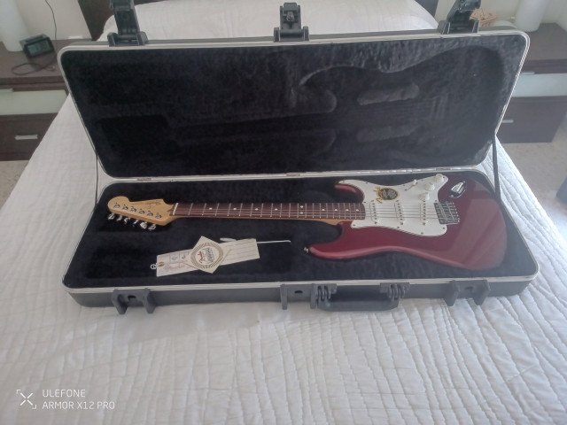 Fender Stratocaster Mexico con funda rigida Fender