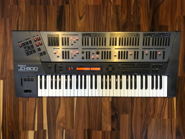 Vendo Roland JD-800 en excelente estado.