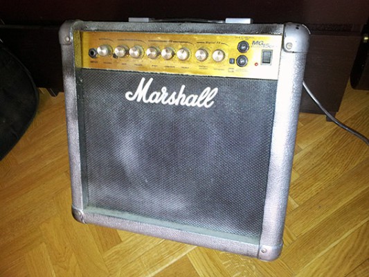 MARSHALL MG15dfx. amplificador de electrica