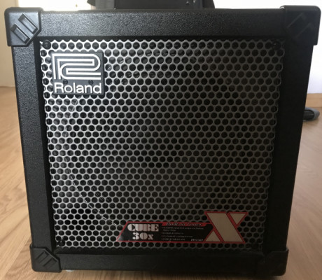 Roland Cube 30x