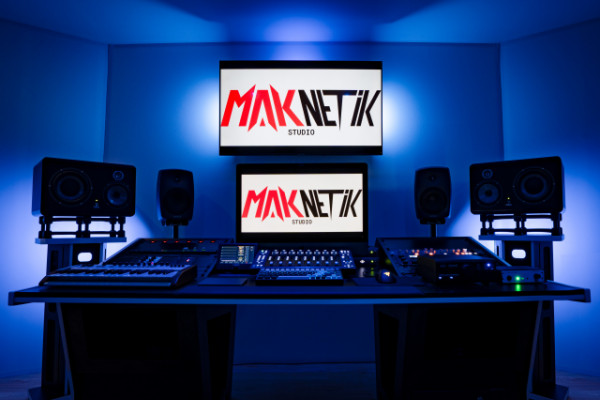 Maknetik Studio // Estudio de producción musical (Girona)