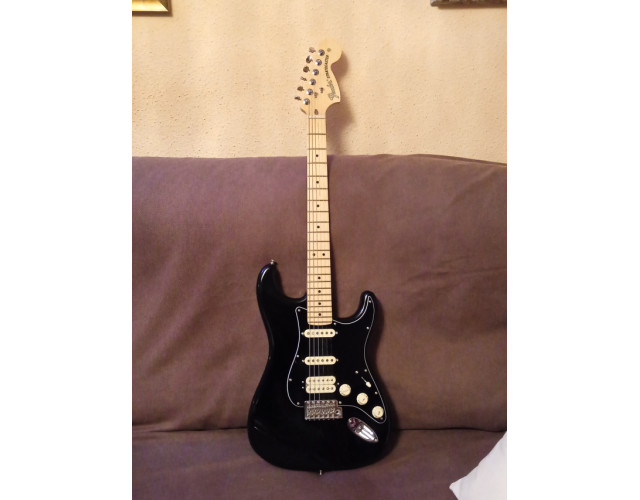 Fender American Performer Stratocaster HSS MN-BK