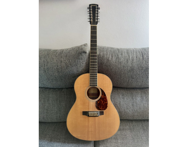 Larrivee L03 12 E 12 cuerdas