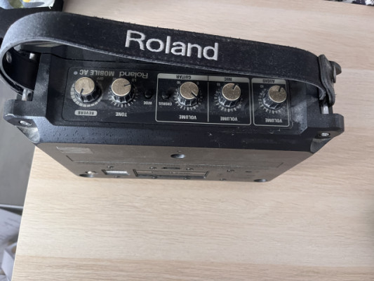 Roland Mobile-AC (Amplificador acústico)