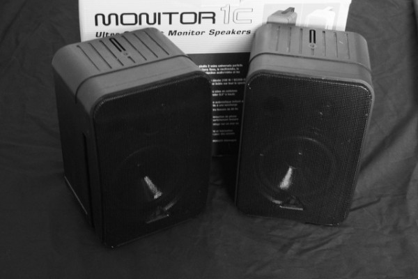 Monitores Behringer 1C Pasivos