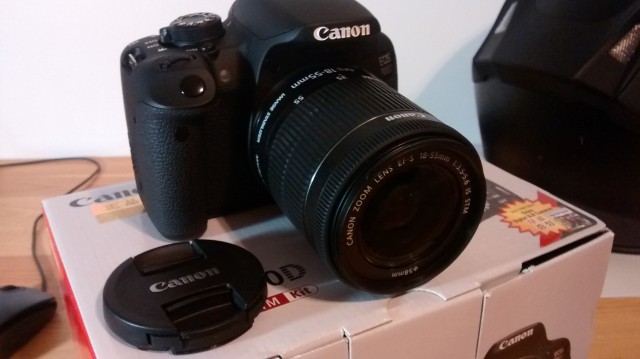Canon EOS 700D + Objetivo 18-55mm