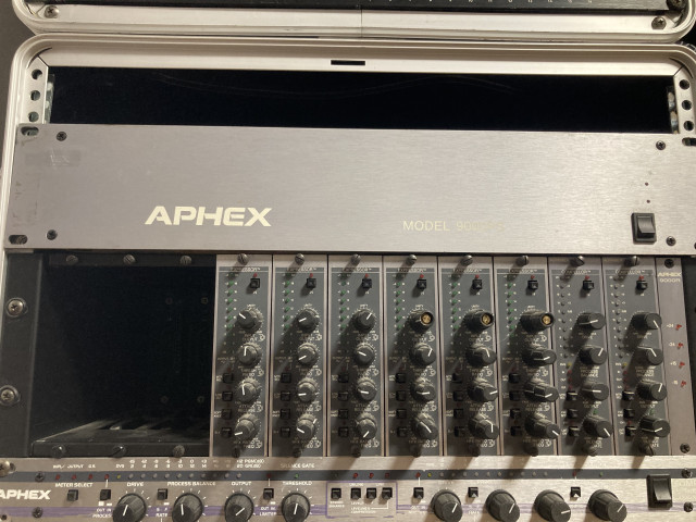 Rack de compresores APHEX Compellor 9301 y Expressor 9651