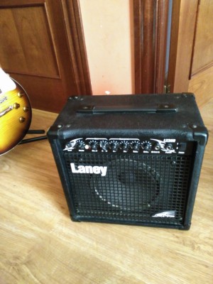 Vendo amplificador Laney LX20R