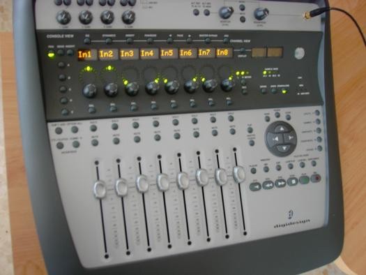 DIGI 002 console