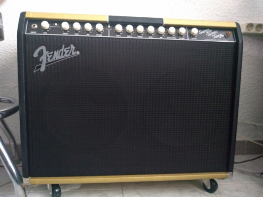 Amplificador Fender Super Sonic Twin