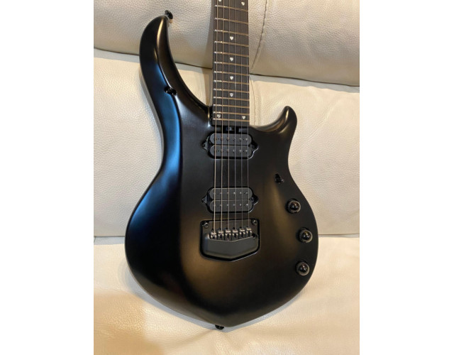 Ernie Ball Music Man Majesty stealth black