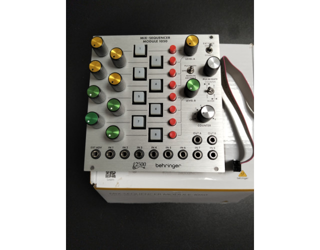 Behringer 1050